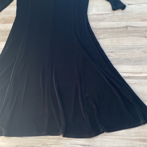 Kiara Womens Size L Black Slinky Dress. 3/4 sleeves. Lightweight and comfy. - Picture 9 of 11
